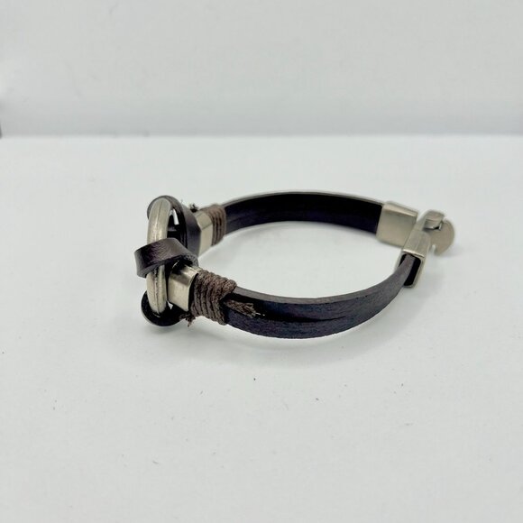 Circle Brown Leather Band Bracelet - Picture 3 of 5